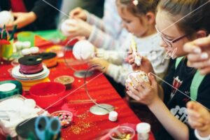 Świąteczne warsztaty dekorowania bombek