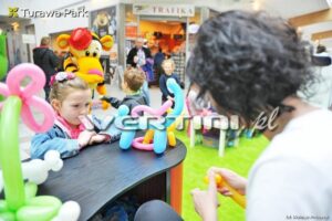 Stanowisko ze skręcaniem balonów