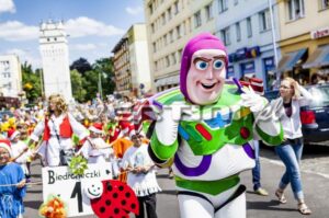 Buzz Astal podczas bajkowej parady