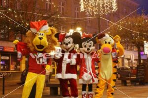 Świąteczne chodzące postacie bajkowe